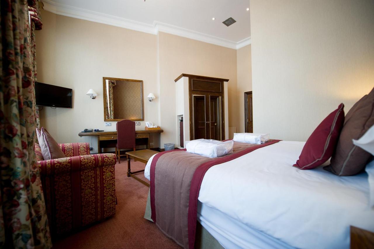 Crown & Mitre Hotel Карлайл Екстериор снимка