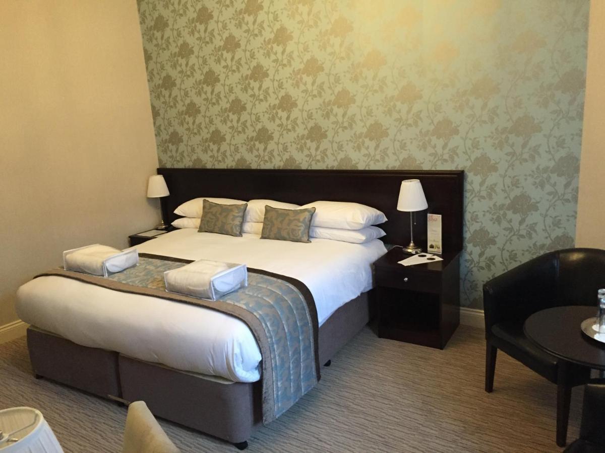 Crown & Mitre Hotel Карлайл Стая снимка