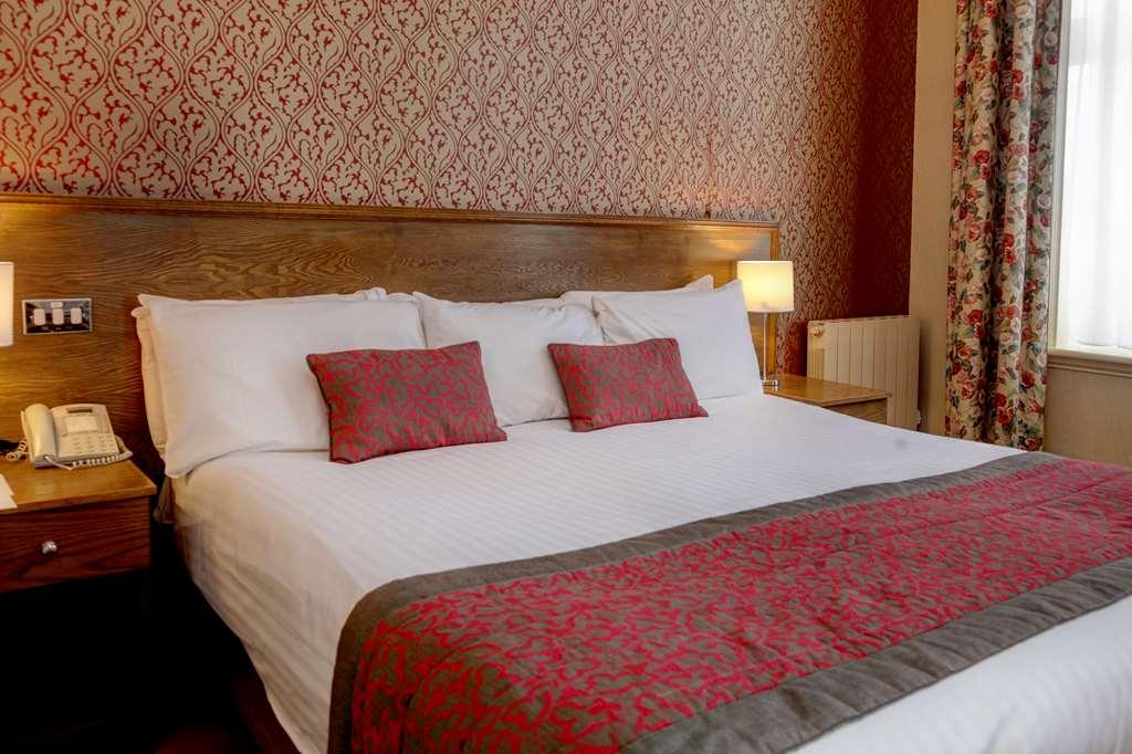 Crown & Mitre Hotel Карлайл Стая снимка