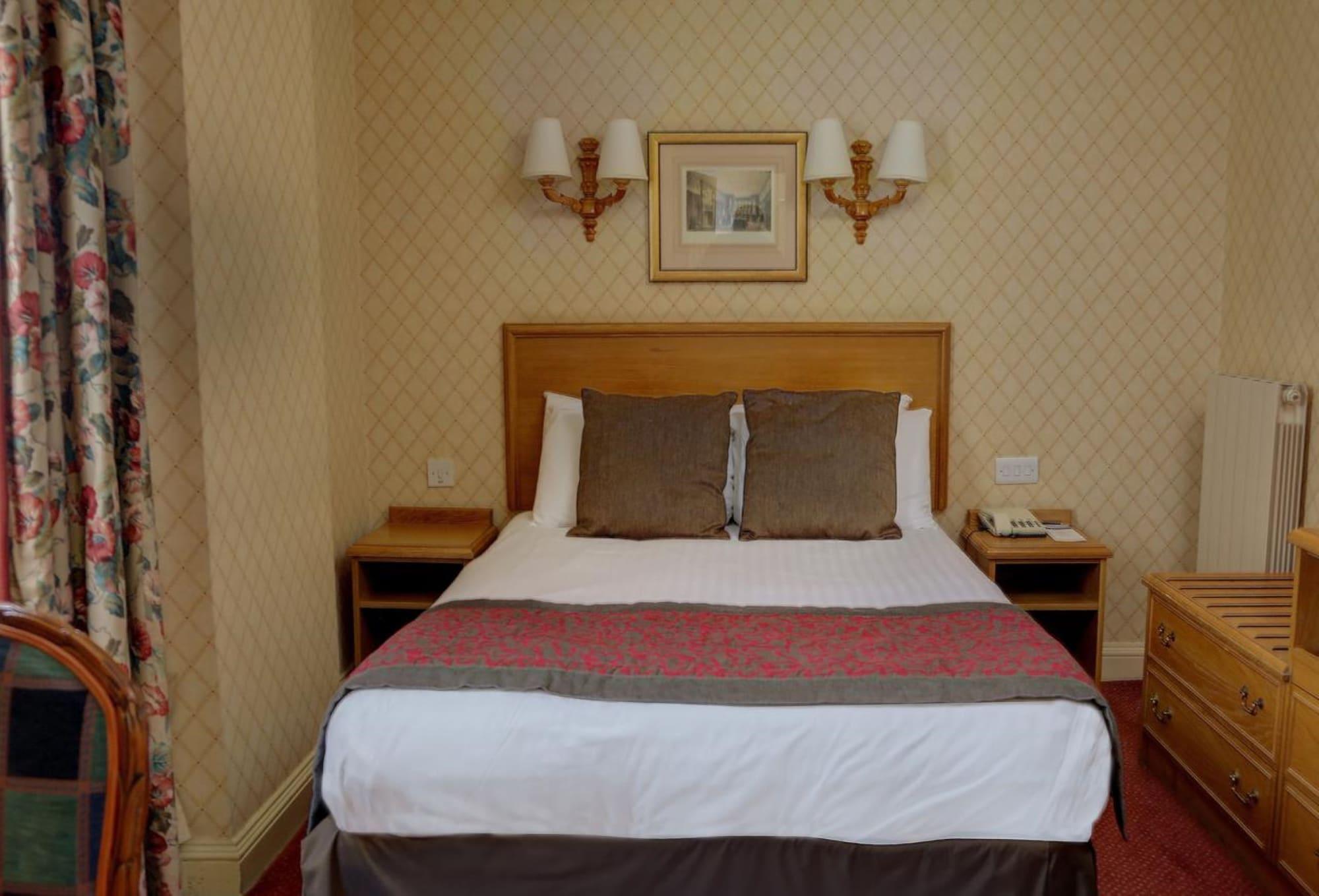 Crown & Mitre Hotel Карлайл Екстериор снимка