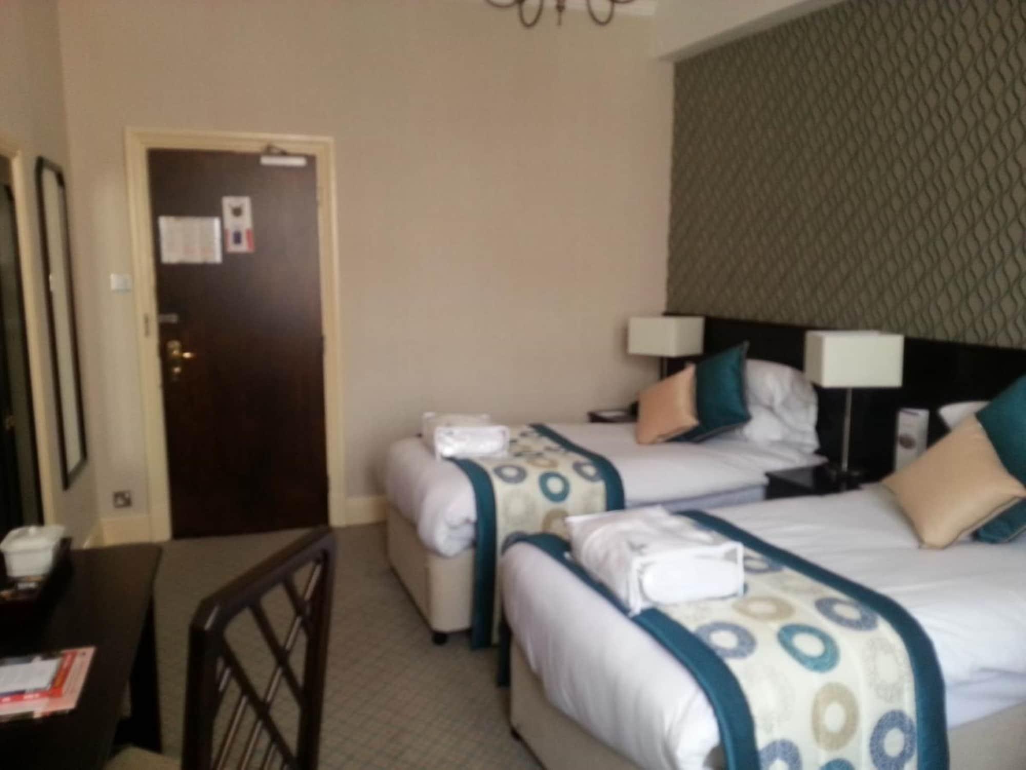 Crown & Mitre Hotel Карлайл Екстериор снимка