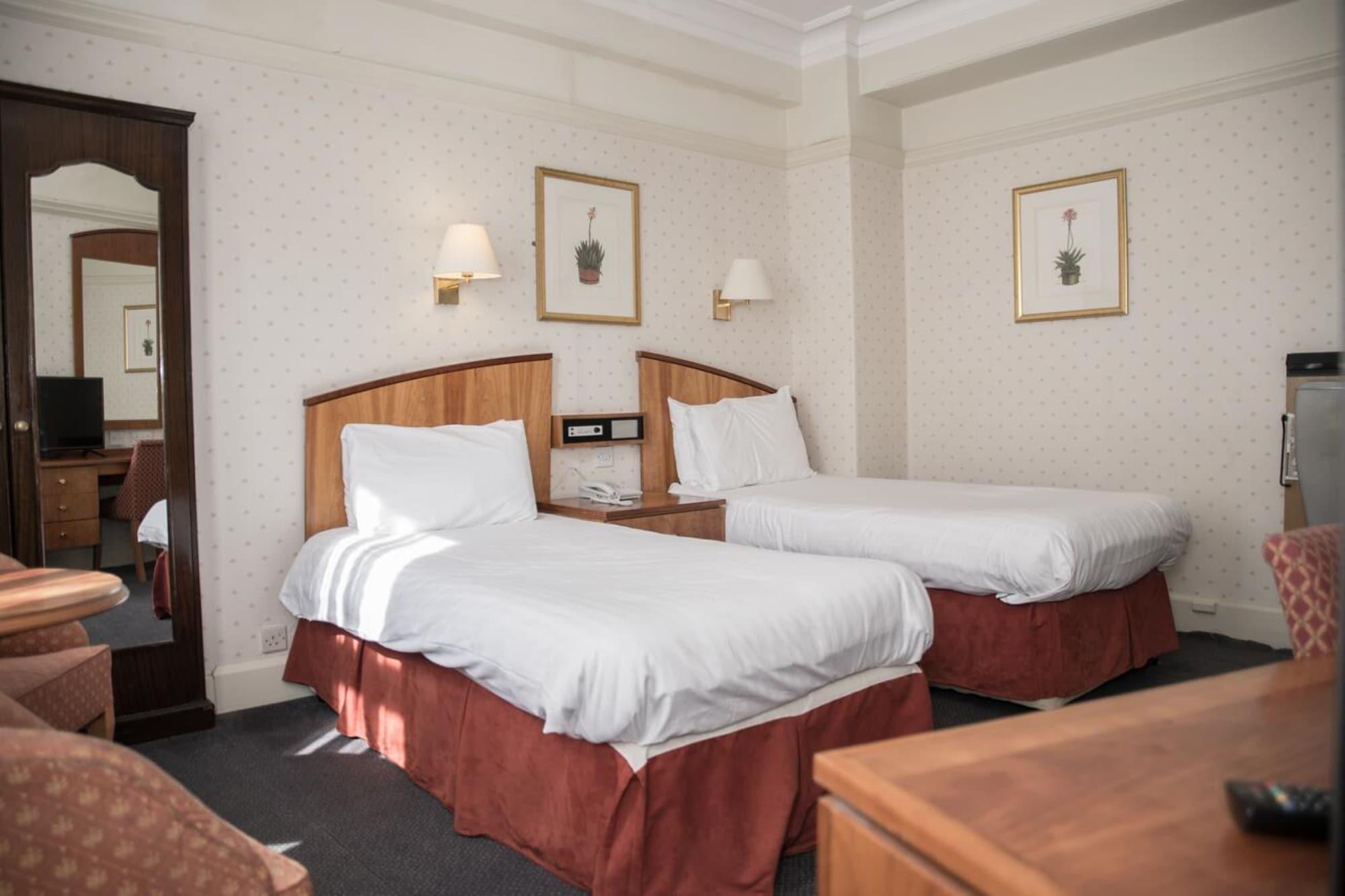 Crown & Mitre Hotel Карлайл Екстериор снимка