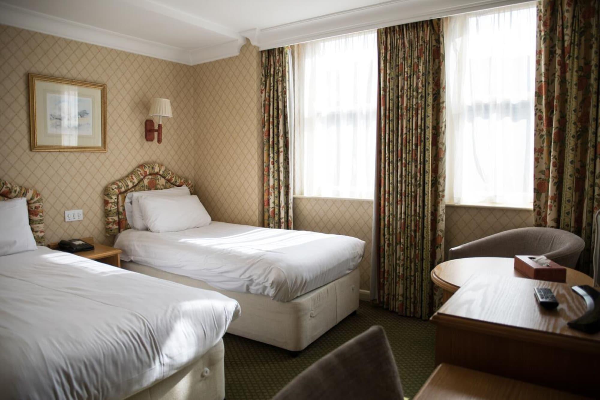 Crown & Mitre Hotel Карлайл Екстериор снимка