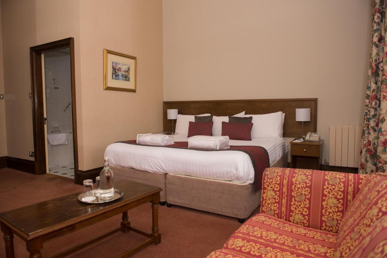 Crown & Mitre Hotel Карлайл Екстериор снимка