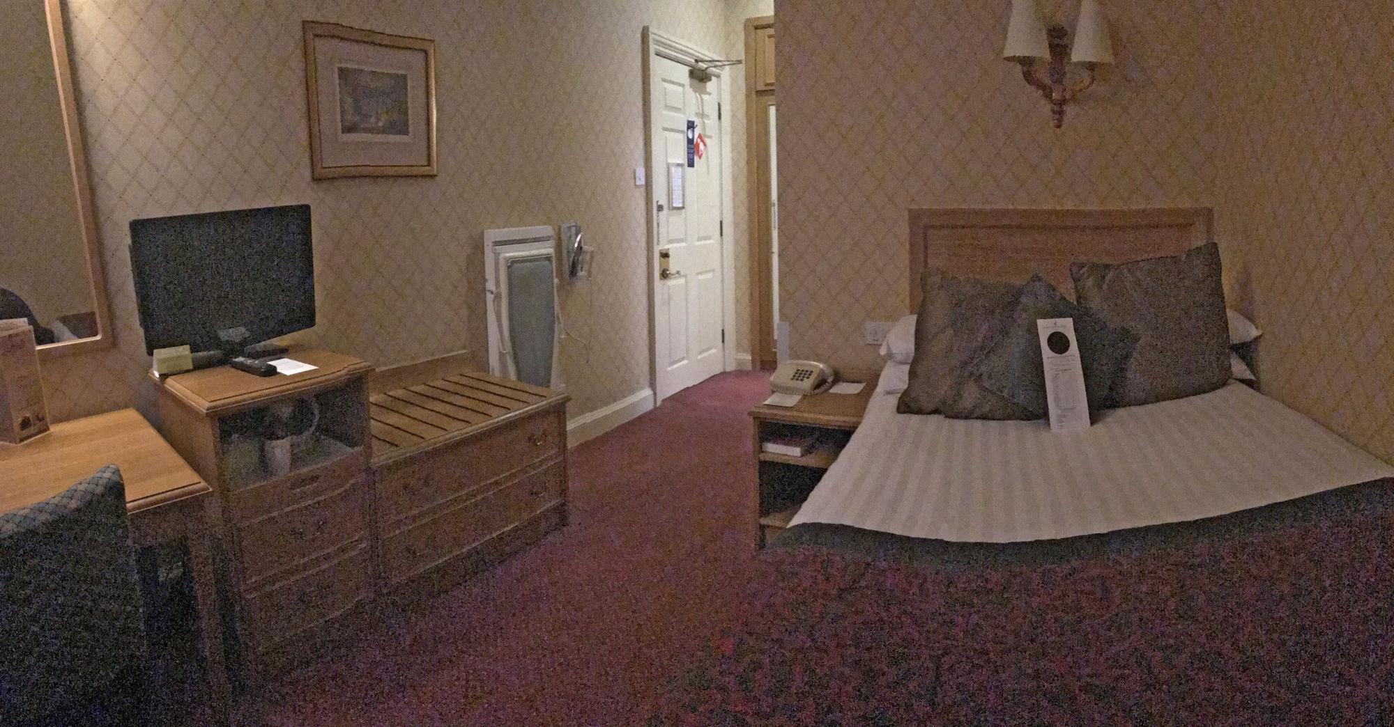 Crown & Mitre Hotel Карлайл Екстериор снимка