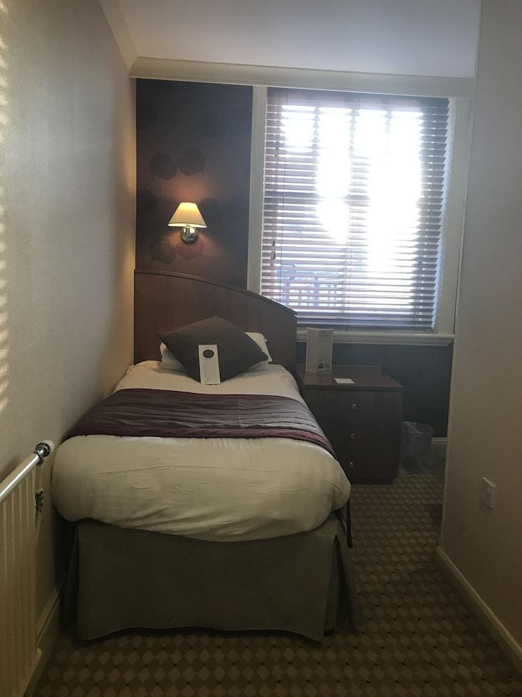 Crown & Mitre Hotel Карлайл Екстериор снимка